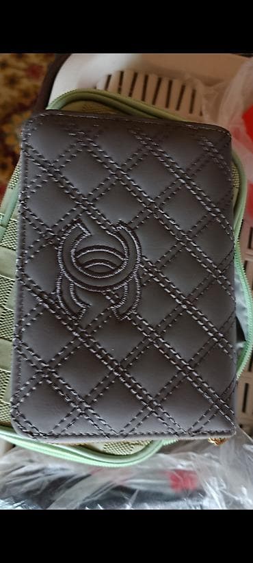 Ювелирные изделия: Стильный женский кошелёк на молнии - Формат: прямоугольный — 1