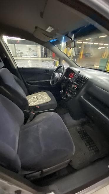 Унаа сатуу: Honda Stream: 2003 г., 1.7 л, Кол менен иштөөчү, Газ, Вэн/Минивэн — 7
