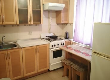 суточные квартиры в тунгуче: 1к кв Ночь Бокон-Уметал
горячая вода есть — 1