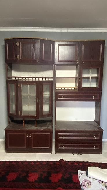 Шкафтар: Дубал шкаф, Дубал шкаф түрү: Модулдуу, Үй, конок бөлмөсү үчүн, Өзгөчөлүктөрү: Тамак-аш идишин сактоо үчүн — 1