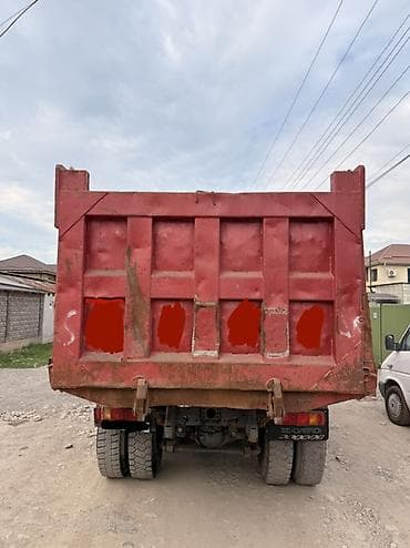 жыгач кругляк: Самосвал HOWO (CNHTC) 371 - Конфигурация 6x4, трехосный - Двигатель — 4