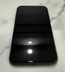 нерабочий монитор: IPhone 11, Б/у, 128 ГБ, Черный, Зарядное устройство, Защитное стекло, Чехол, 81 % — 2