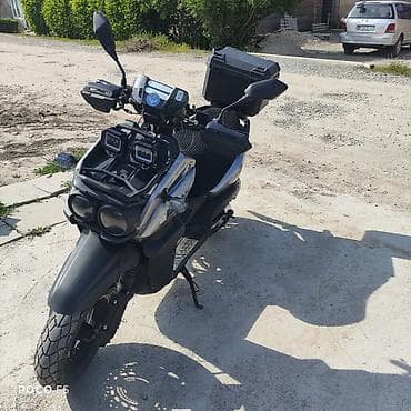 скутер бензиновой: Скутер-танк 150 - Двигатель: бензиновый, воздушное охлаждение. Объем — 2