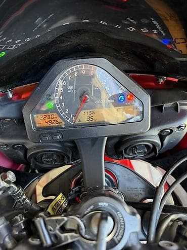claas jaguar 690: Спортбайк Honda, 1000 куб. см, Бензин — 6