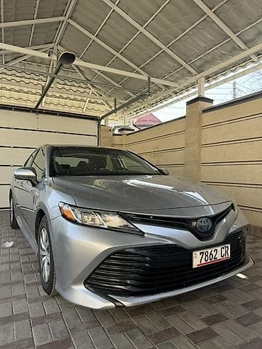 авто блютуз: Toyota Camry: 2019 г., 2.5 л, Вариатор, Гибрид, Седан — 1