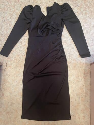 Платье на мероприятия ! Черное, размер S. Один раз надевала