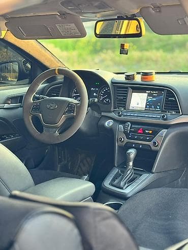 rd 1: Hyundai Avante: 2018 г., Автомат, Бензин — 7
