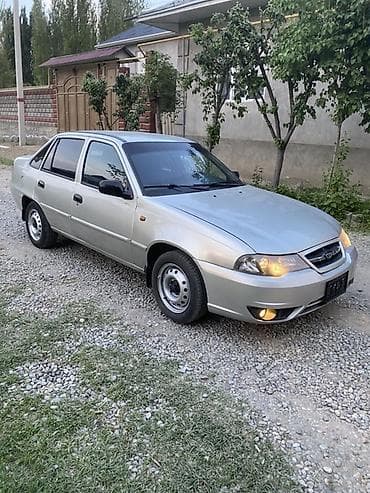 Daewoo Nexia: 2008 г., 1.6 л, Механика, Бензин, Седан