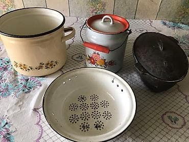 советские сейф: Карабалта.Утятница чугунная, новая,друшлаг,бидон на 3 литра.Кастрюля — 2