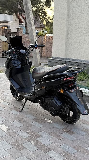 нужна: Макси-скутер Yamaha, 150 куб. см, Бензин, Б/у — 3