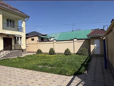 участок путинка: Просторный двухэтажный дом с двориком и парковкой на участке. - — 10