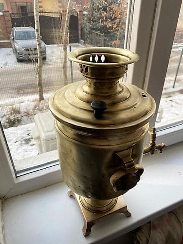 тумбы ош: Керосиновая настольная лампа и латунный самовар - Керосиновая лампа — 4
