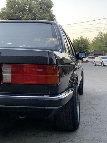 82 2: BMW 3 series: 1986 г., 2.9 л, Механика — 5