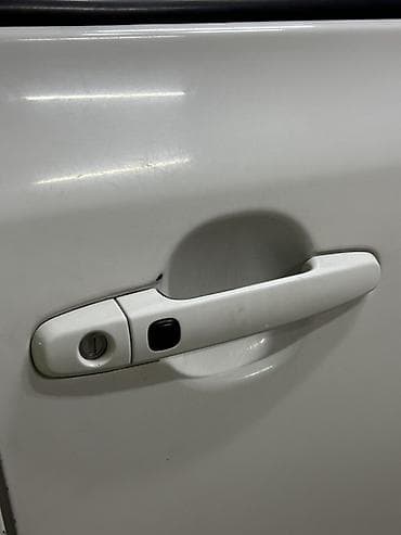 Toyota Ractis: 2005 г., 1.5 л, Автомат, Бензин, Хэтчбэк — 4