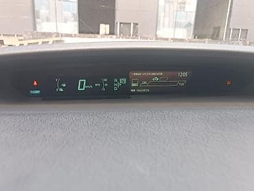 prius v: Toyota Prius: 2012 г., 1.8 л, Вариатор, Гибрид, Лифтбек — 10