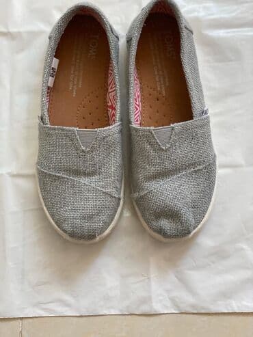 Детские электрокары: Toms, оригинал. Амер.Мокасины, носили всего 2 р. Размер — 1