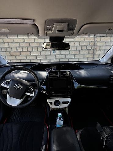 porshe design: Toyota Prius: 2018 г., Гибрид, Лифтбек — 9
