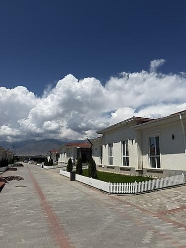 Сдается новый коттедж в Чолпон-Ате, в ЦО «Bellagio Resort». 2 спальни at lalafo.kg Сдается новый коттедж в Чолпон-Ате, в ЦО «Bellagio Resort». 2 спальни