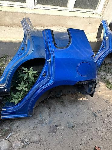 Мазда Демио 2005 г зад левый крыло 
Есть в наличии