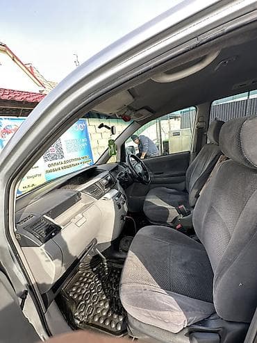 Toyota: Toyota Voxy: 2002 г., 2 л, Автомат, Бензин, Минивэн — 5