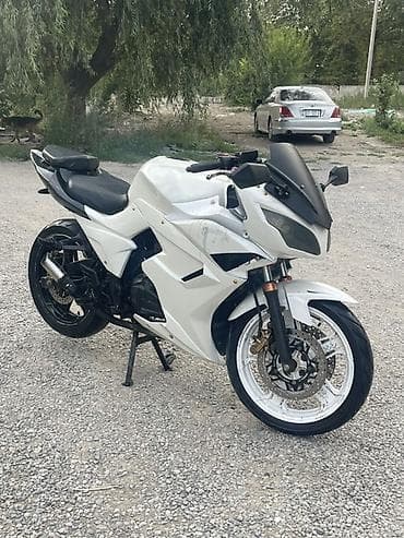 Транспорт: Спортбайк Suzuki, 250 куб. см, Бензин, Взрослый, Б/у — 1