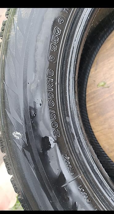 Комплект автомобильных шин 205/65 R16. Характеристики: - Размер