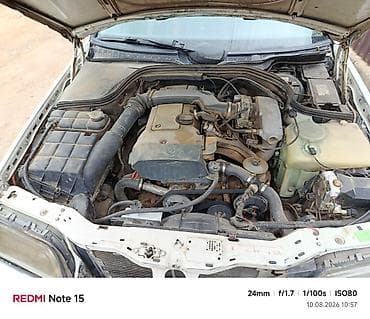 калыб: Двигатель и салон автомобиля Mercedes-Benz (W124) - Подкапотное — 2