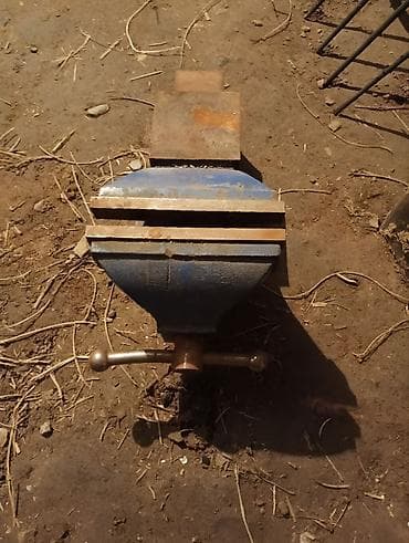 боксы для инструментов: Тиски слесарные поворотные, настольные. - Материал: чугунный/стальной — 2