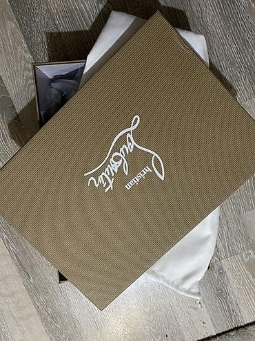 Мужская обувь: Мужские кроссовки, 41, Christian Louboutin, Б/у, цвет - Черный, Платная доставка — 6