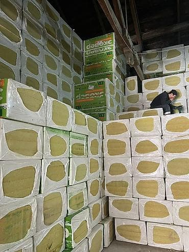 Базальтовая (каменная) вата в плитах в заводской упаковке