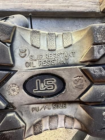 ботинки рабочие: Рабочие кожаные ботинки в хорошем состоянии. 42-43размер. Прочные с — 2