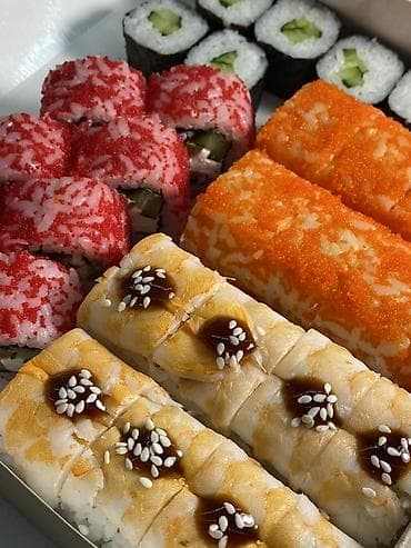 эт ара: Сеты роллов и суши . Инстаграм @AYAMI_KB Описание: - Ассорти роллов в — 1