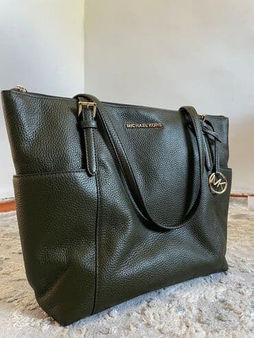 книги художественная литература: Продается женская кожаная сумка Michael Kors — 1