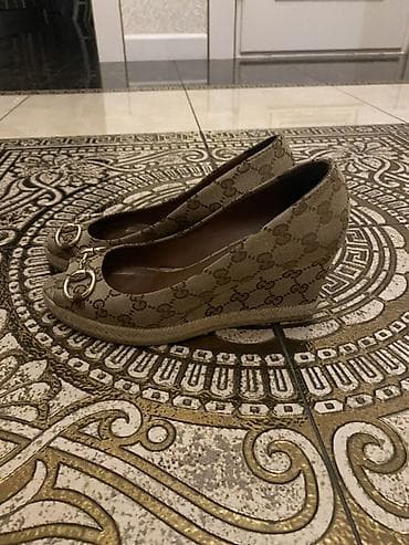 Оксфорды: Оригинал. Туфли-эспадрильи на скрытой танкетке Gucci. - Модель — 2