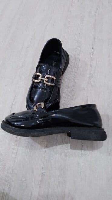 Свадебные платья и аксессуары: Туфли для девочки, в хорошем состоянии — 2