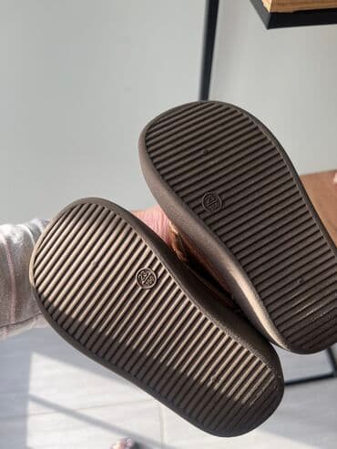 обувь для малышей: Детские ботинки . Деми и на зиму можно 
Размер 23 — 3