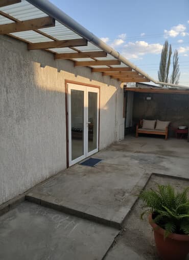 аренда дома суточная: Полдома, 200 м², 4 комнаты, Собственник, Дизайнерский ремонт — 1