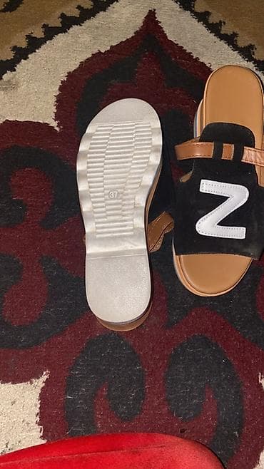 чемодан дорожный: Женские шлёпанцы/сандалии на платформе - Размер: 37 (маркировка на — 4