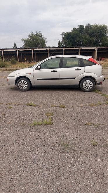 Ford Focus: 2002 г., 1.6 л, Кол менен иштөөчү, Бензин, Хетчбек — 5