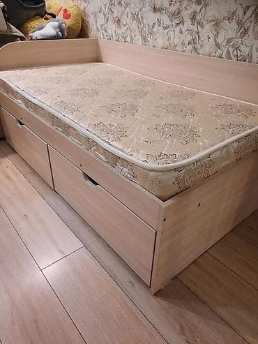 Односпальная кровать-тахта с матрасом и выдвижными ящиками. Основные — 1