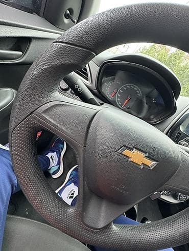 v klass: Chevrolet Spark: 2018 г., 1 л, Автомат, Бензин, Хэтчбэк — 4