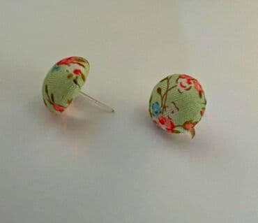 свадебные платья для покрытых: Очаровательные серёжки-пуговки НС с тканевым покрытием в шести — 3