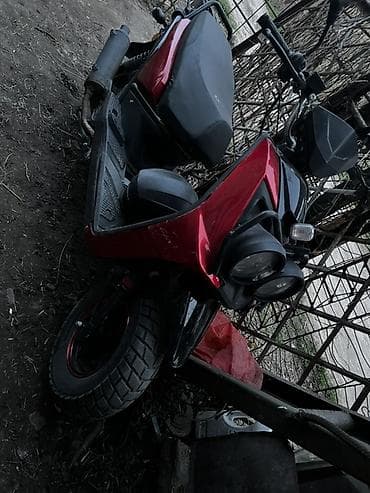 фары на мото: Скутер с двойной круглой оптикой и внедорожным рисунком шин. Основные — 5