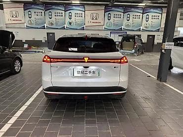 byd bot 384: Changan : 2025 г., 1.5 л, Вариатор, Гибрид, Лифтбек — 2