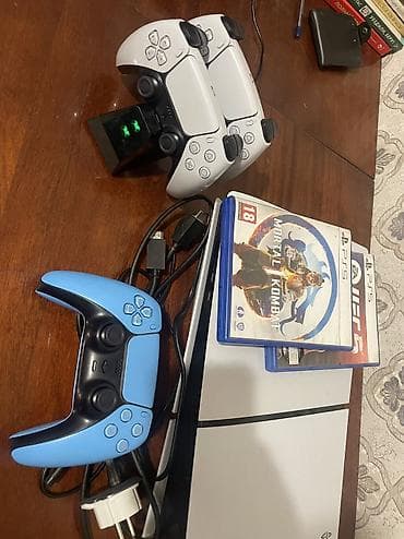dualshock 4 original: Игровая консоль Sony PlayStation (белая) в комплекте: - Три — 4