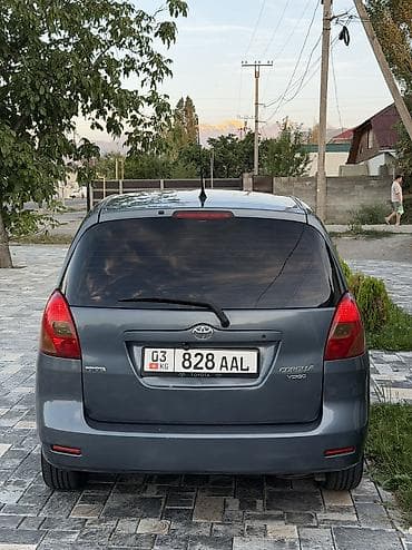 Транспорт: Toyota Corolla Verso: 2004 г., 1.6 л, Механика, Бензин, Седан — 6