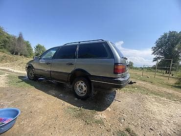 Volkswagen Passat: 1992 г., 1.8 л, Механика, Газ, Универсал — 3