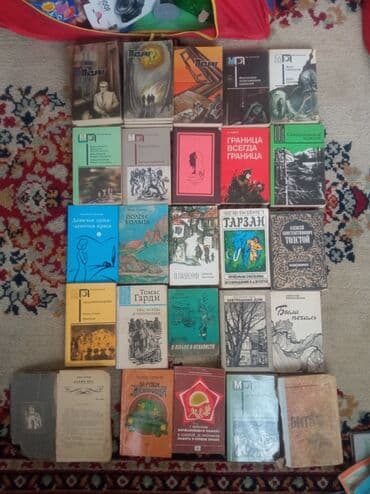 прикормочный кораблик с эхолотом и gps: Продаю или меняю книги, оптом — 3