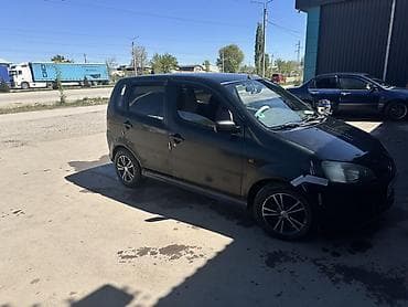 Daihatsu YRV: 2002 г., 1.3 л, Автомат, Бензин, Хэтчбэк