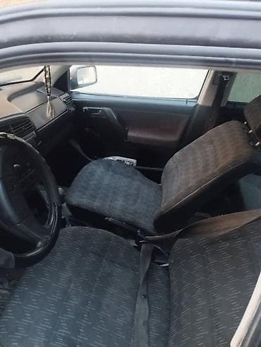 vin code: Volkswagen Vento: 1993 г., 1.8 л, Механика, Бензин, Седан — 5